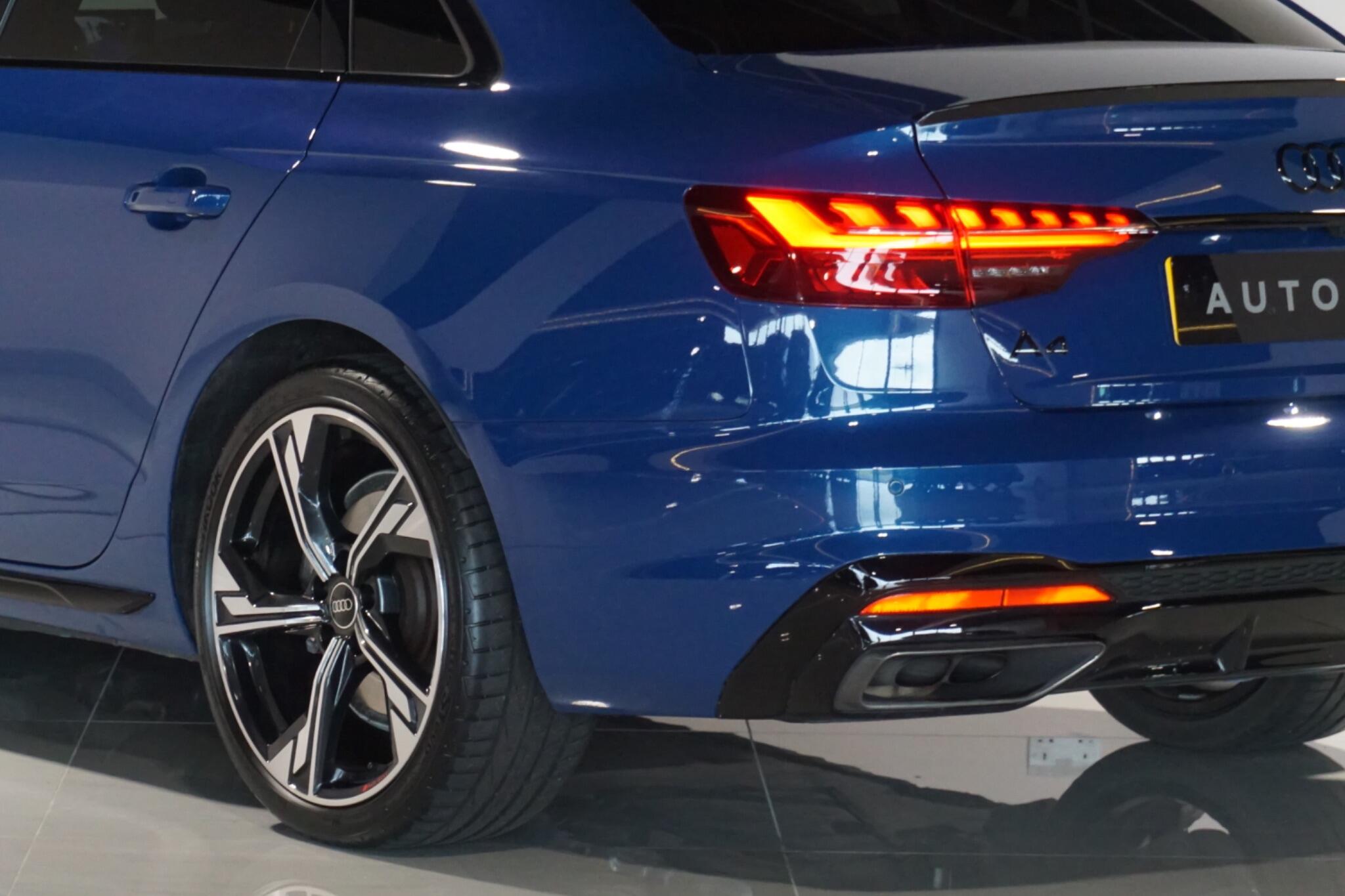 Audi A4 2.0 TDI 40 Black Edition Saloon 4dr Diesel S Tronic quattro Euro 6 (s/s) (204 ps)